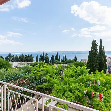 Gorgeous Apartment In Duce With Wifi Exterior photo